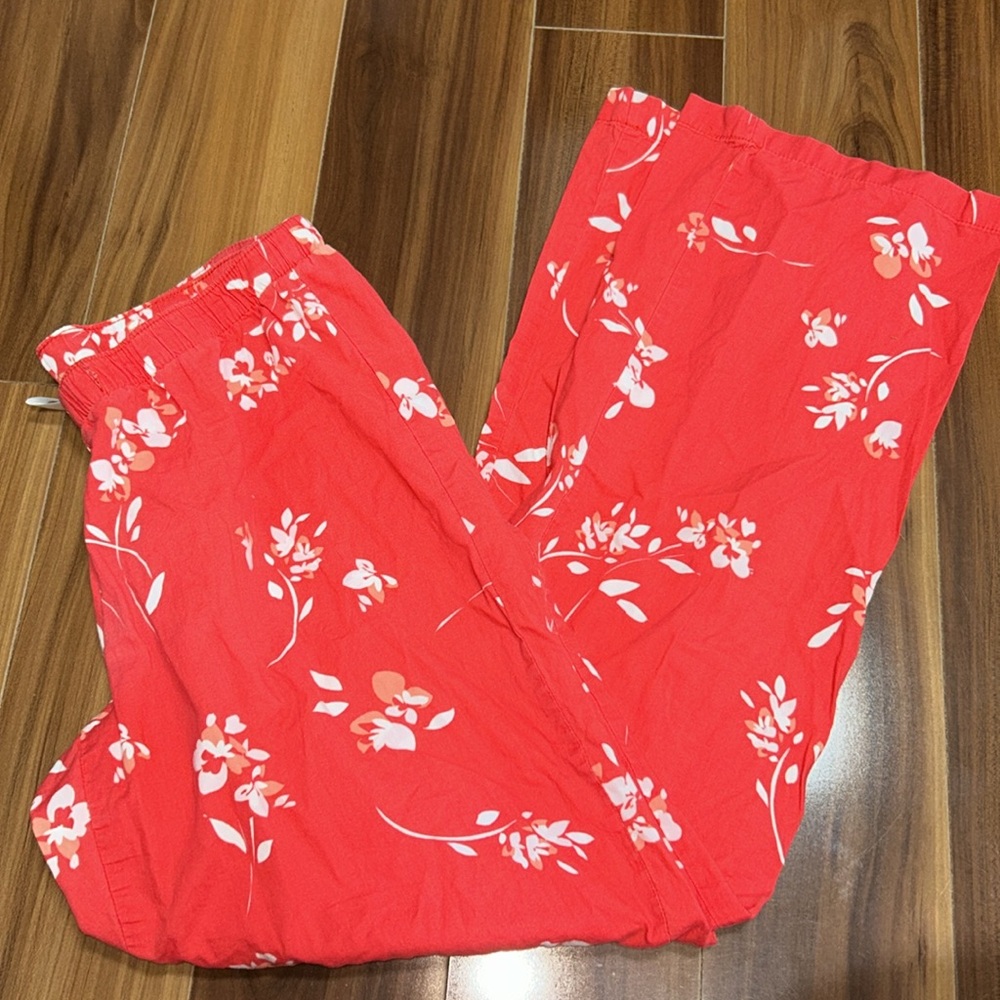 Medium Old Navy 100% cotton floral pajama pants